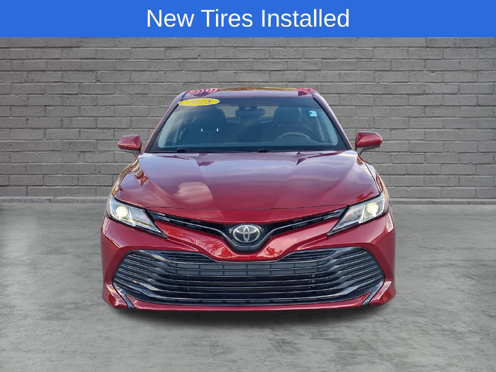 Used 2018 Toyota Camry LE FWD image 2