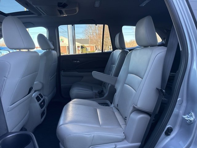 Used 2022 Honda Pilot Touring image 11