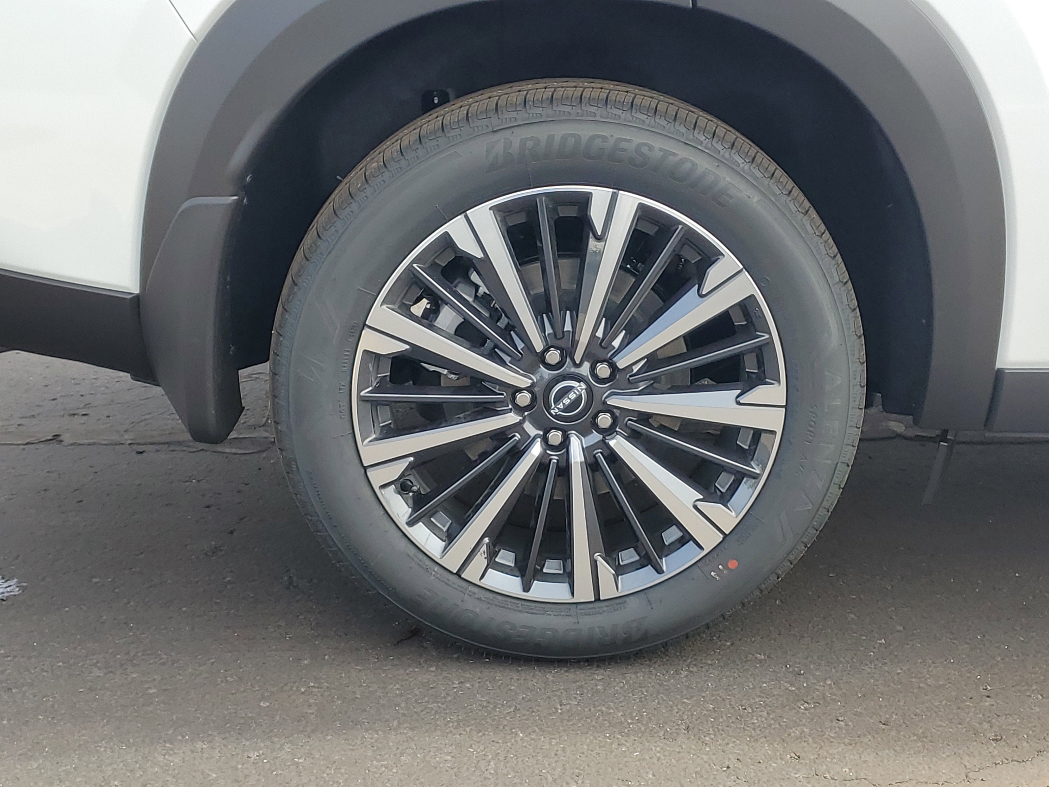 New 2026 Nissan Pathfinder Platinum image 35