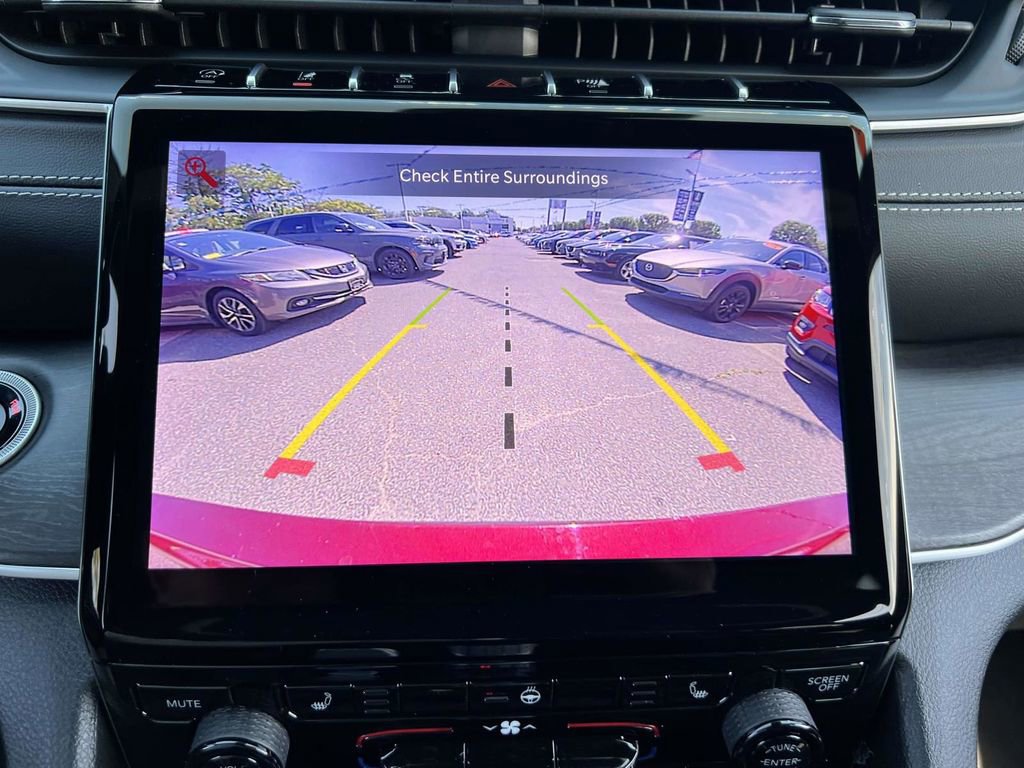 Used 2025 Jeep Grand Cherokee L Limited image 24