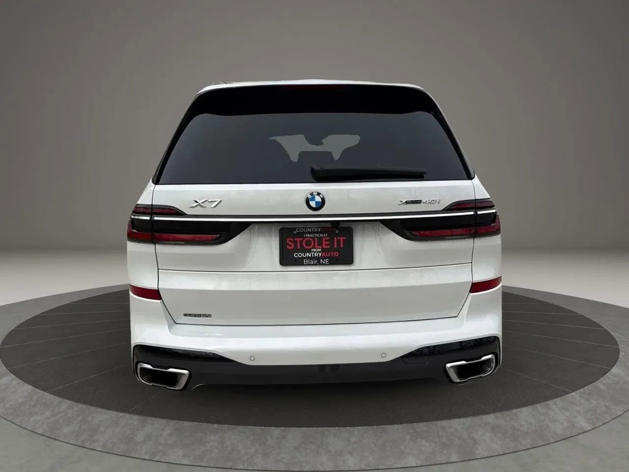 Used 2023 BMW X7 xDrive40i w/ M Sport Package image 4