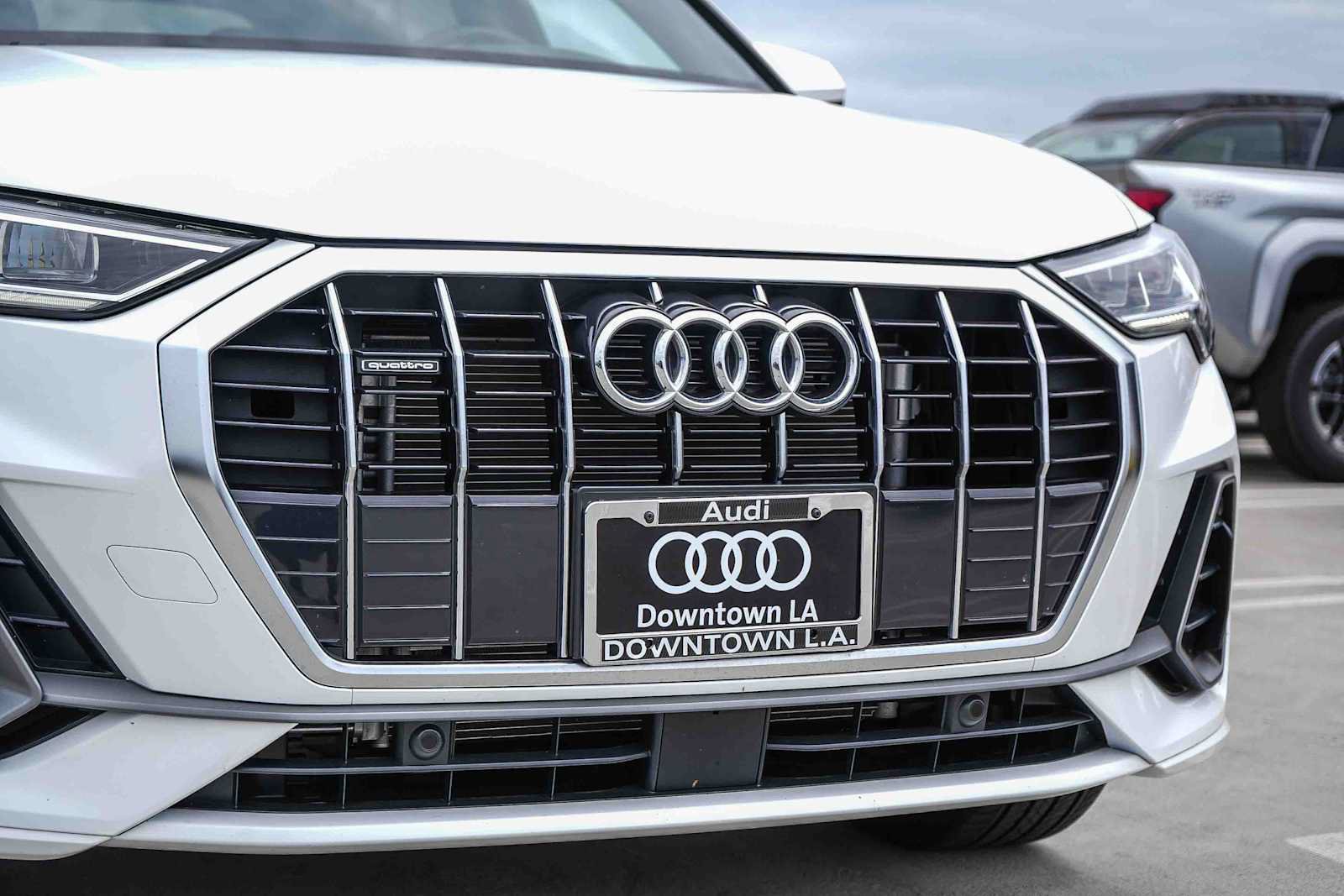 Used 2025 Audi Q3 2.0T Premium w/ Convenience Package AWD/4WD image 5
