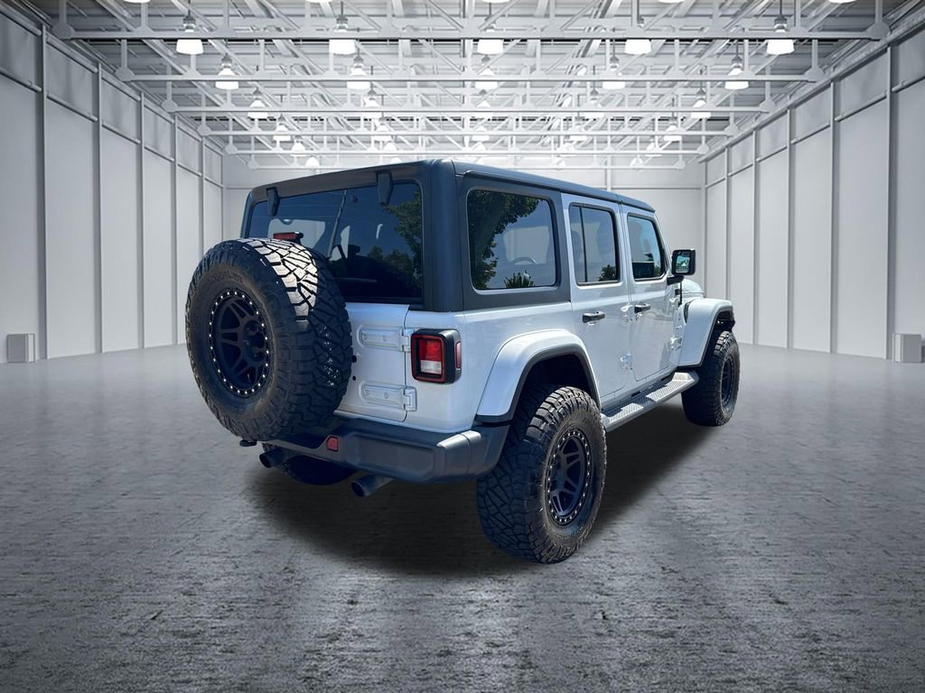 Used 2018 Jeep Wrangler Unlimited Sahara image 7