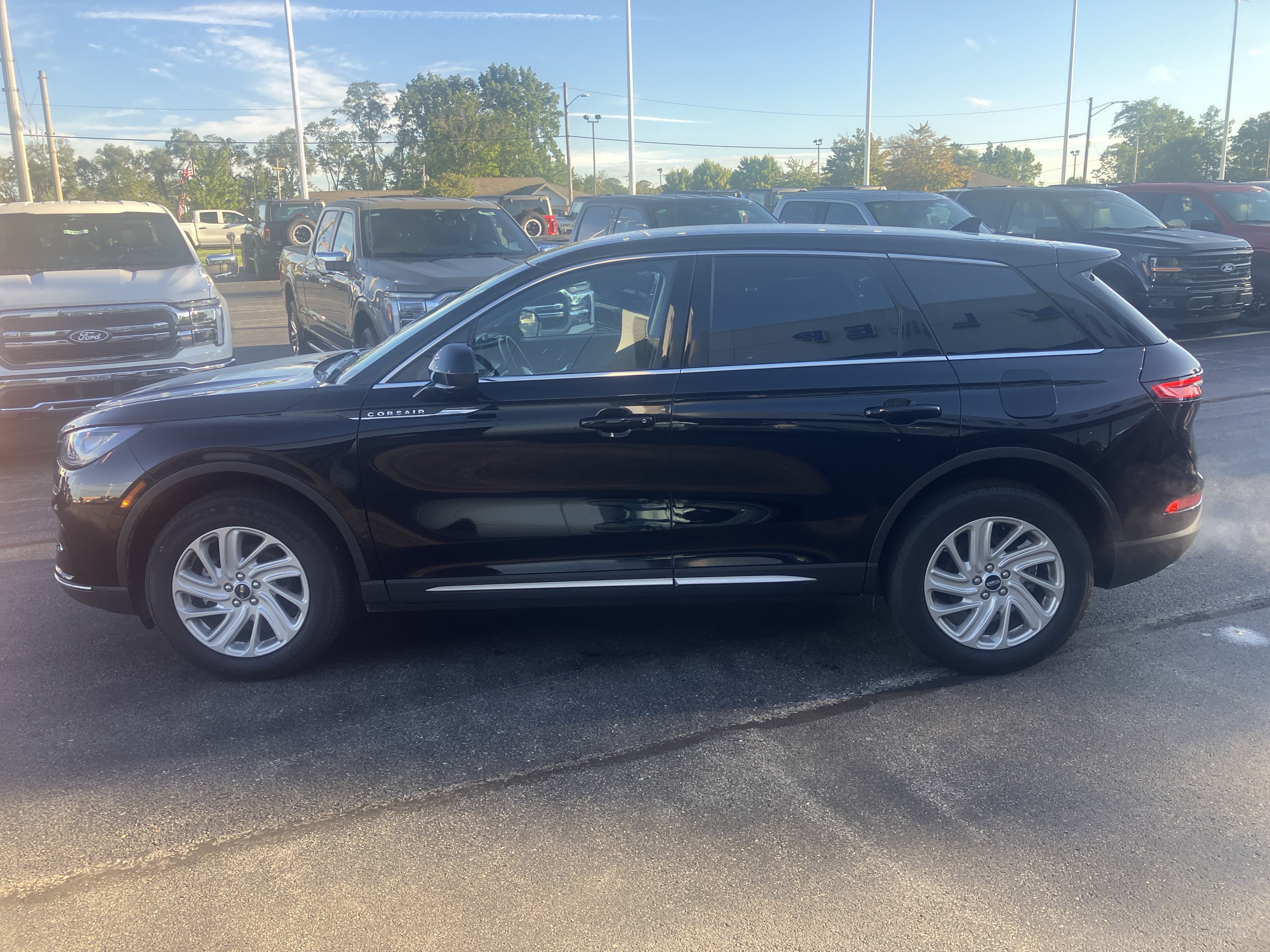 Used 2023 Lincoln Corsair AWD image 4