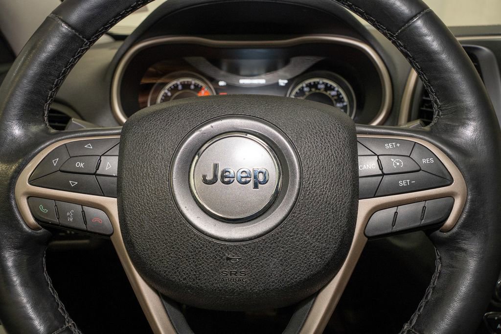 Used 2016 Jeep Cherokee Limited image 18