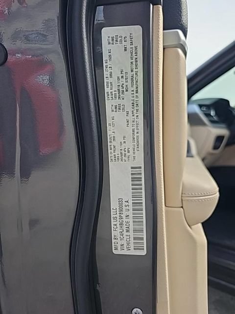 Used 2023 Jeep Grand Cherokee Limited w/ Luxury Tech Group II AWD/4WD image 19