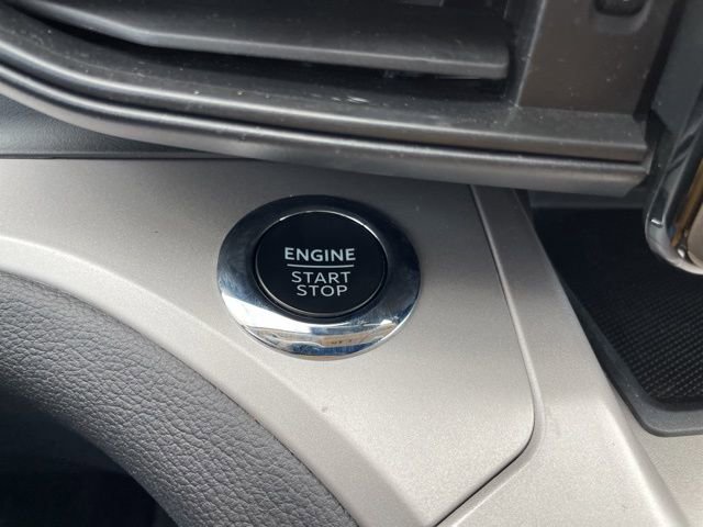 Used 2023 Ford Explorer XLT image 32