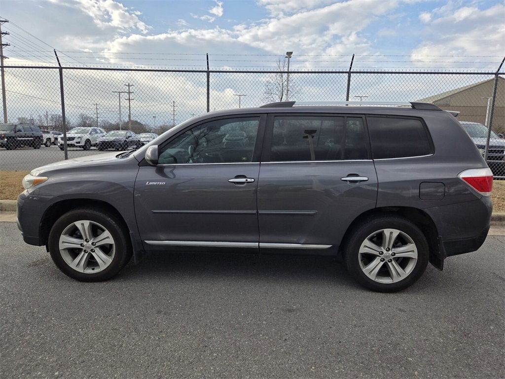 Used 2013 Toyota Highlander Limited image 2