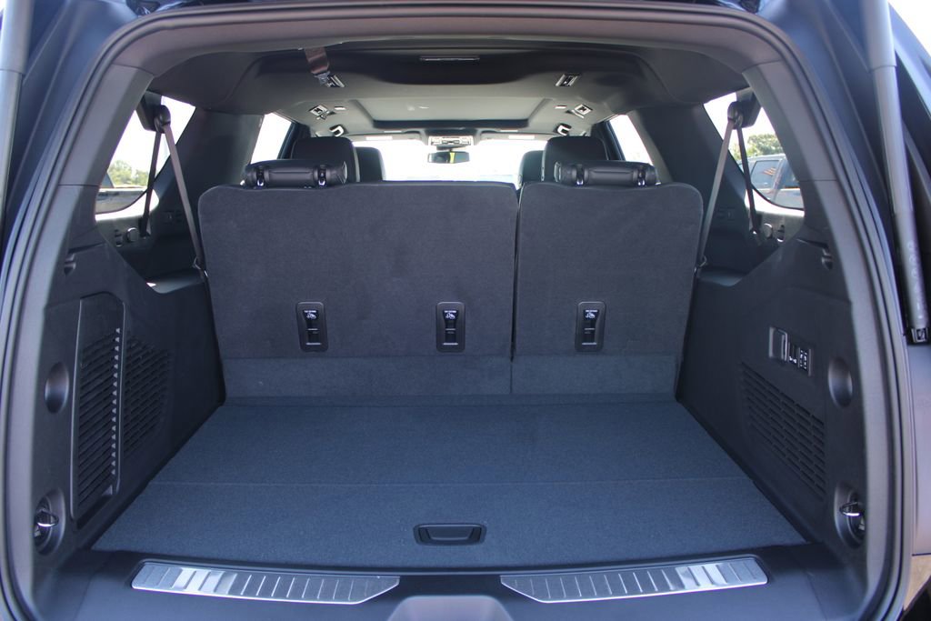 New 2026 Chevrolet Suburban RST AWD/4WD image 17