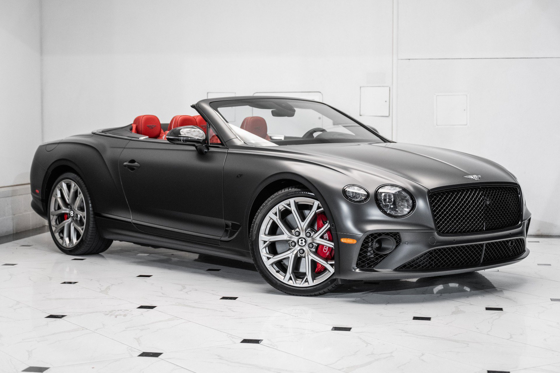 Used 2023 Bentley Continental GT V8 image 1
