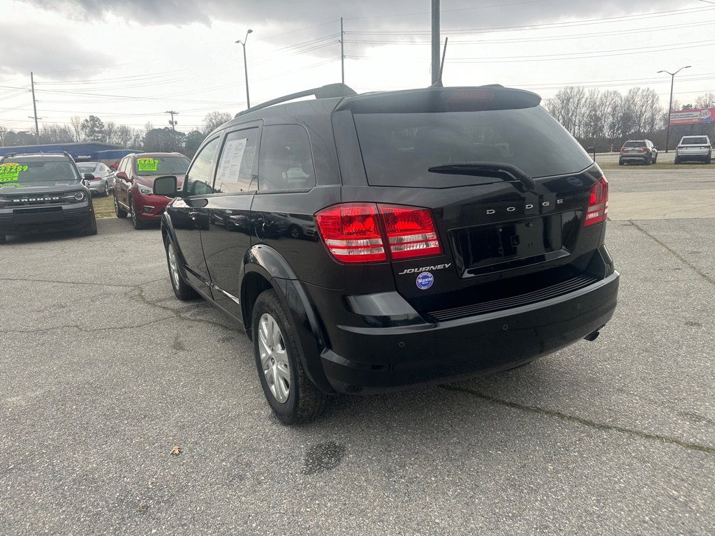 Used 2020 Dodge Journey SE w/ SE Popular Equipment Group image 3