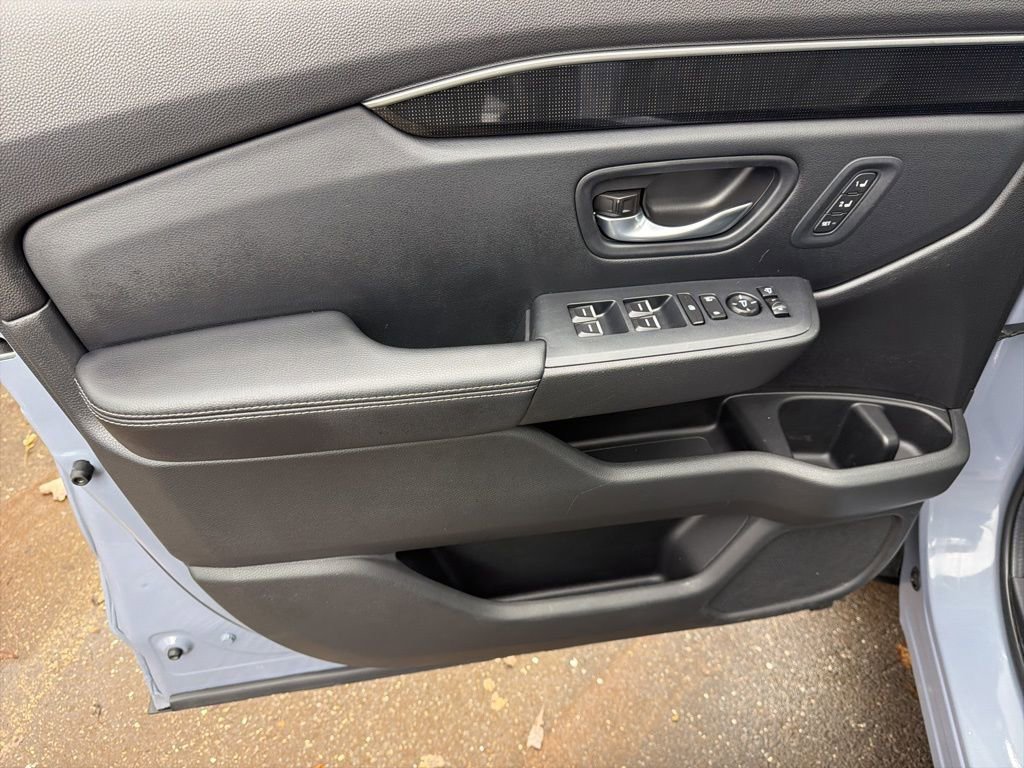 Used 2025 Honda Pilot Elite image 12