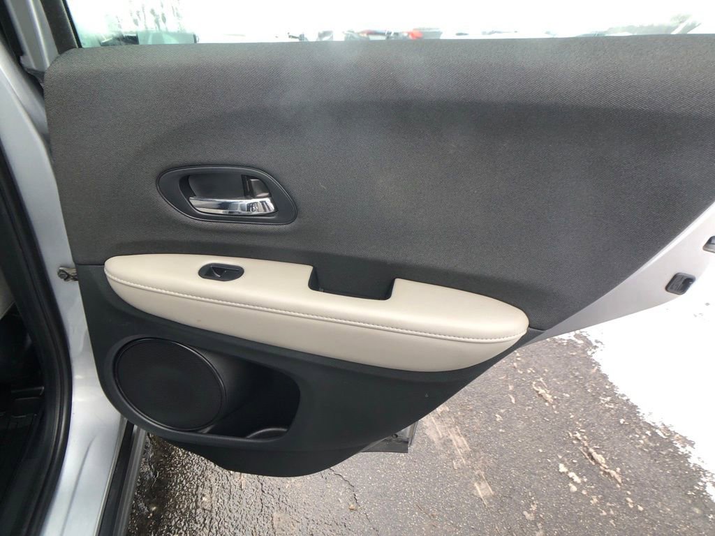 Used 2022 Honda HR-V LX image 14