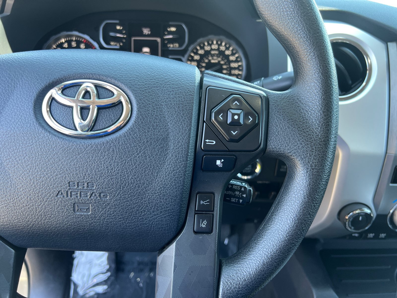 Used 2020 Toyota Tundra SR5 w/ TRD Off-Road Package AWD/4WD image 15