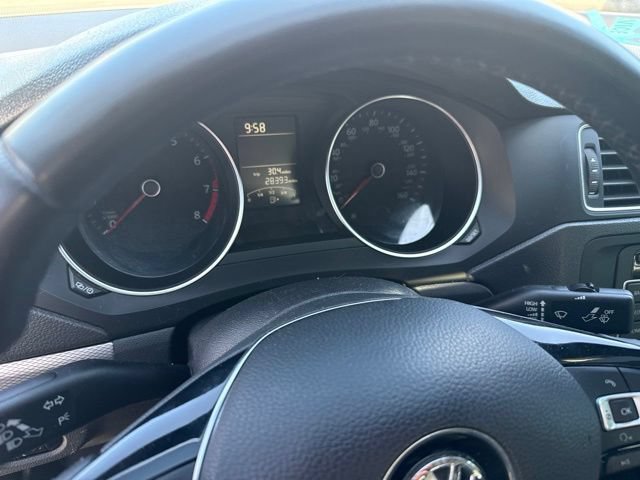 Used 2015 Volkswagen Jetta SE FWD image 19
