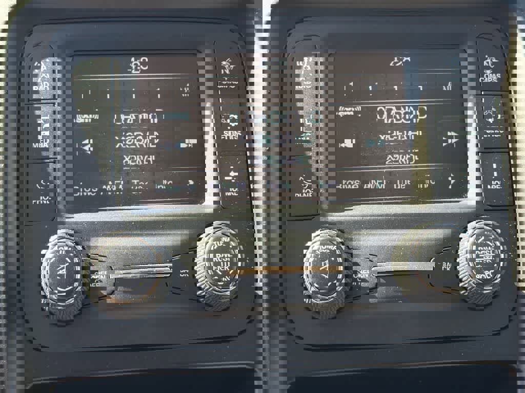 Used 2015 Jeep Cherokee Sport image 26