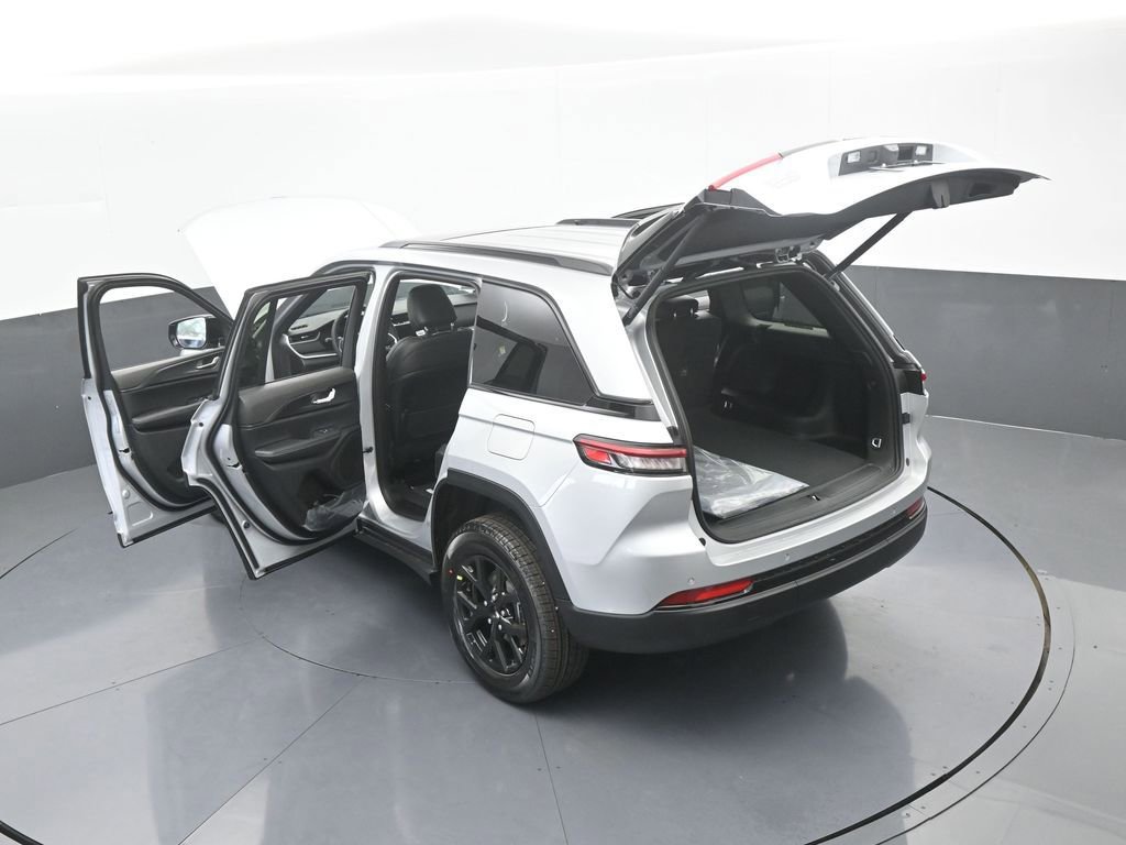 New 2025 Jeep Grand Cherokee Altitude image 61