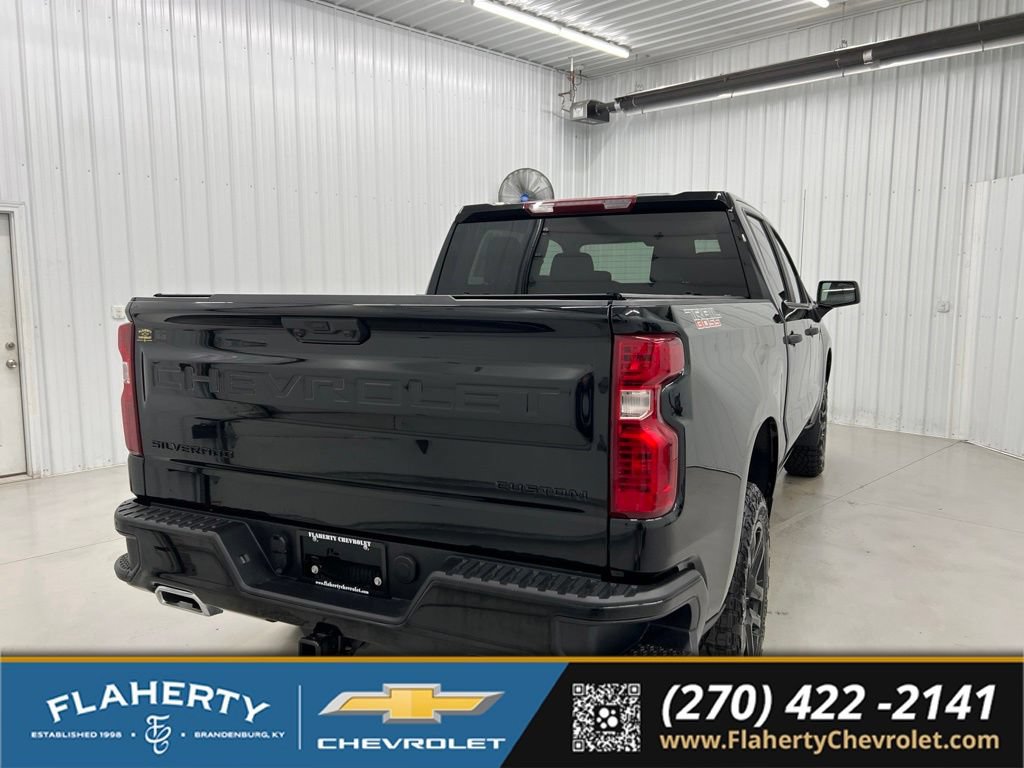 New 2026 Chevrolet Silverado 1500 Custom Trail Boss w/ LPO, Dark Essentials Package AWD/4WD image 3