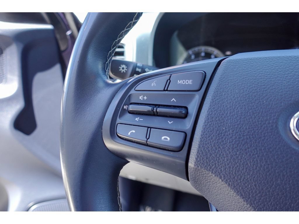 Used 2021 Hyundai Venue FWD image 15