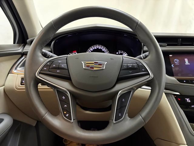 Used 2018 Cadillac XT5 Luxury w/ Driver Awareness Package AWD/4WD image 41