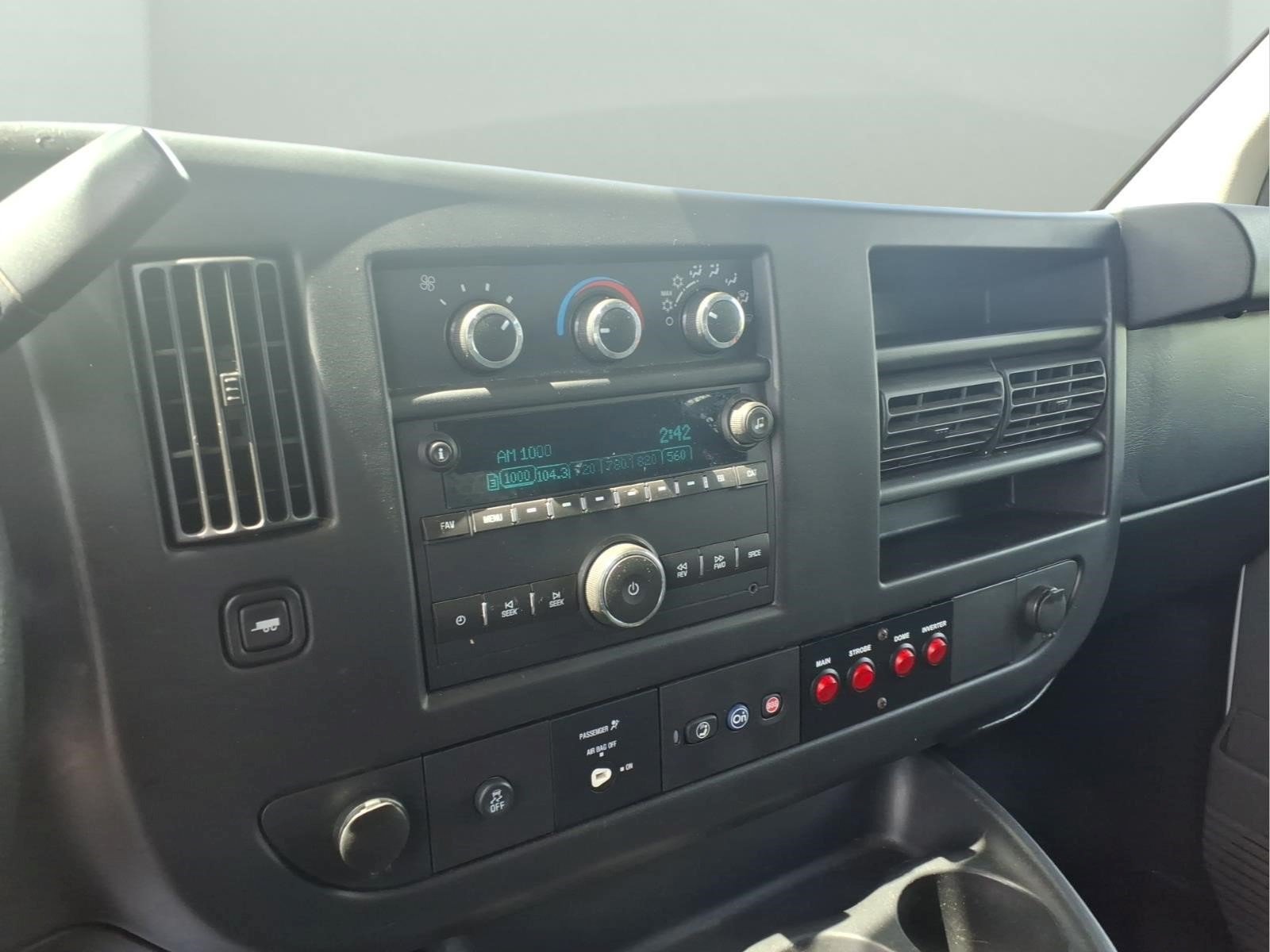 Used 2015 Chevrolet Express 2500 RWD image 10