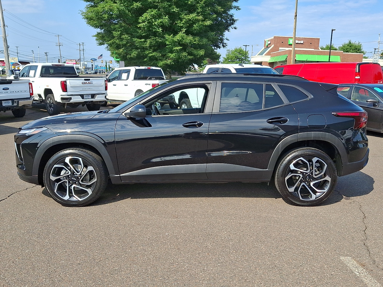 Used 2025 Chevrolet Trax RS w/ Driver Confidence Package FWD image 7