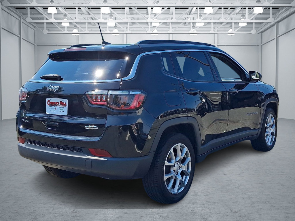 Used 2023 Jeep Compass Latitude AWD/4WD image 9