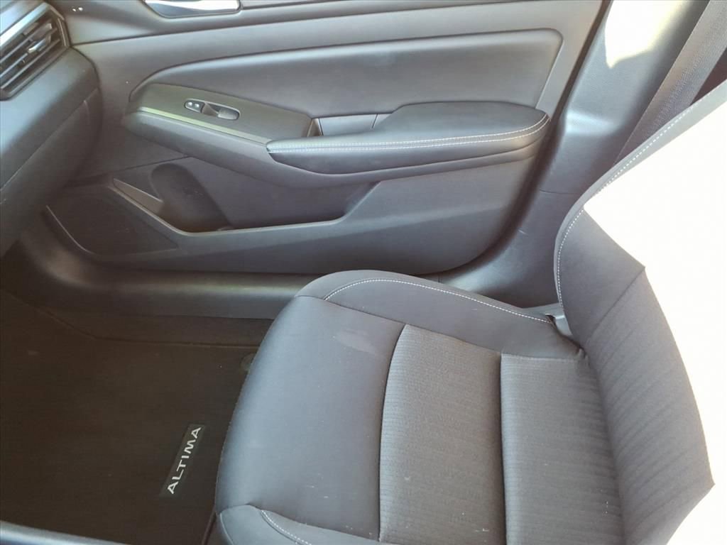 Used 2024 Nissan Altima 2.5 SV image 28