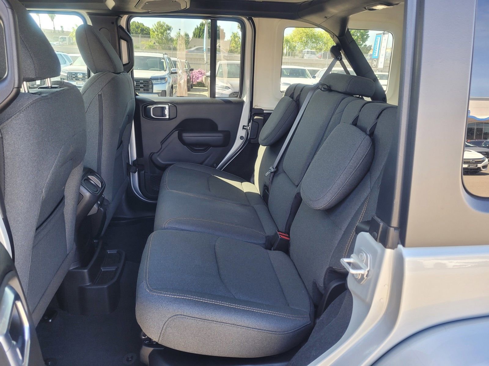 Used 2024 Jeep Wrangler Unlimited w/ Convenience Group image 12