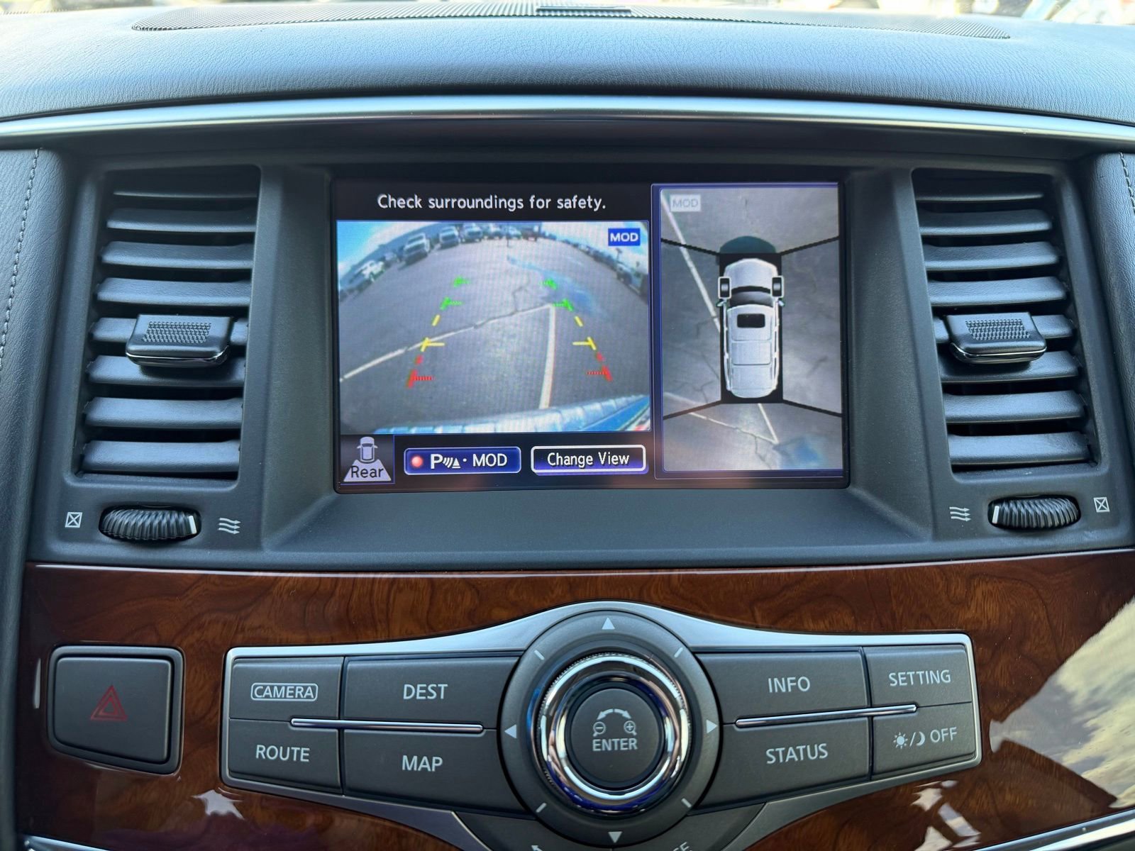 Used 2017 INFINITI QX80 4WD w/ Deluxe Technology Package image 23