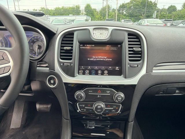 Used 2023 Chrysler 300 Touring w/ Sport Appearance Package AWD/4WD image 17