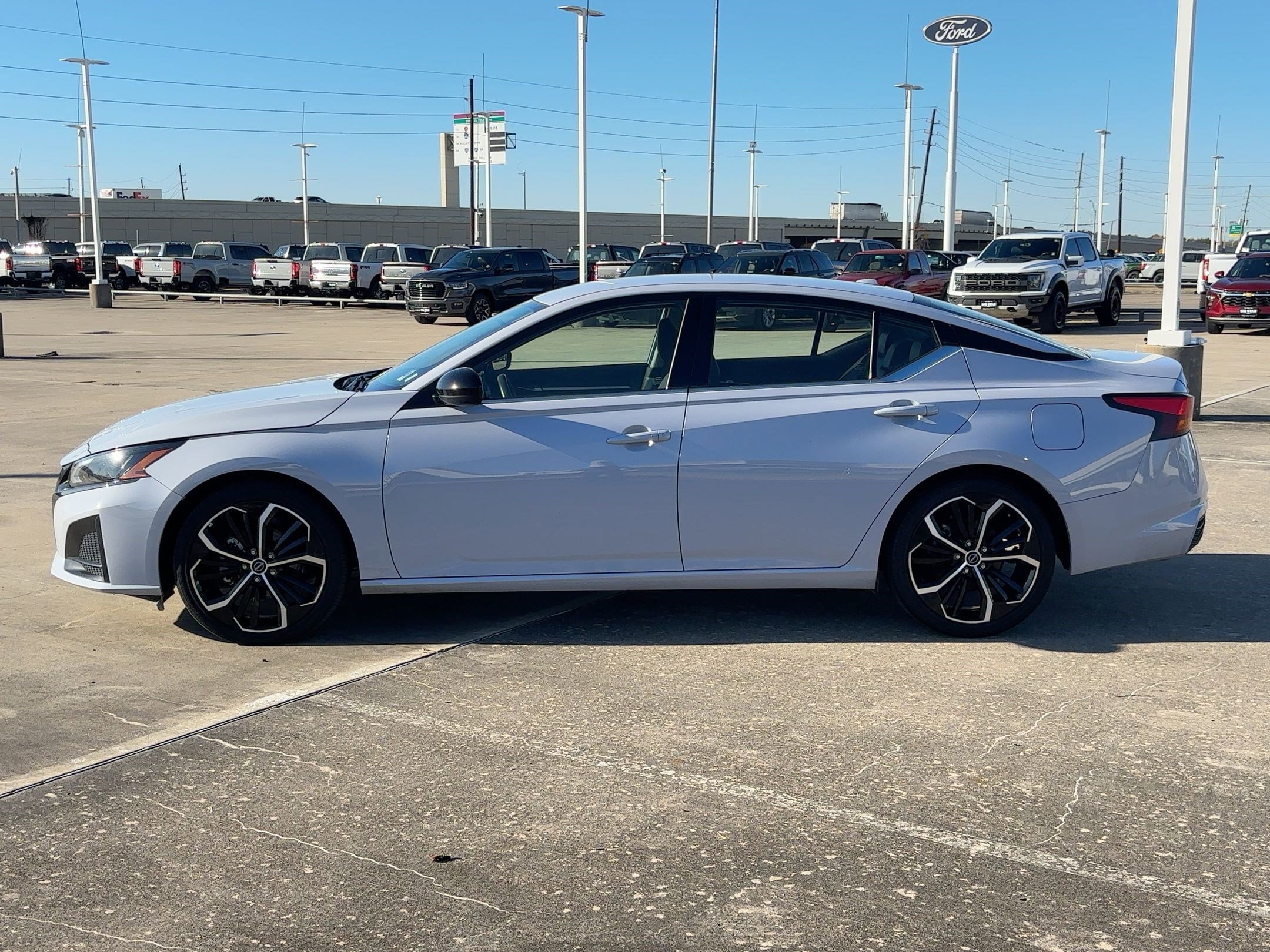 Used 2024 Nissan Altima 2.5 SR image 7