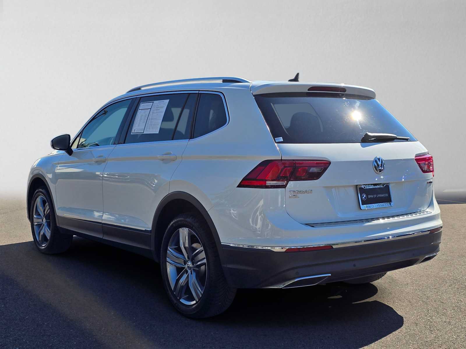 Used 2020 Volkswagen Tiguan SEL AWD/4WD image 5