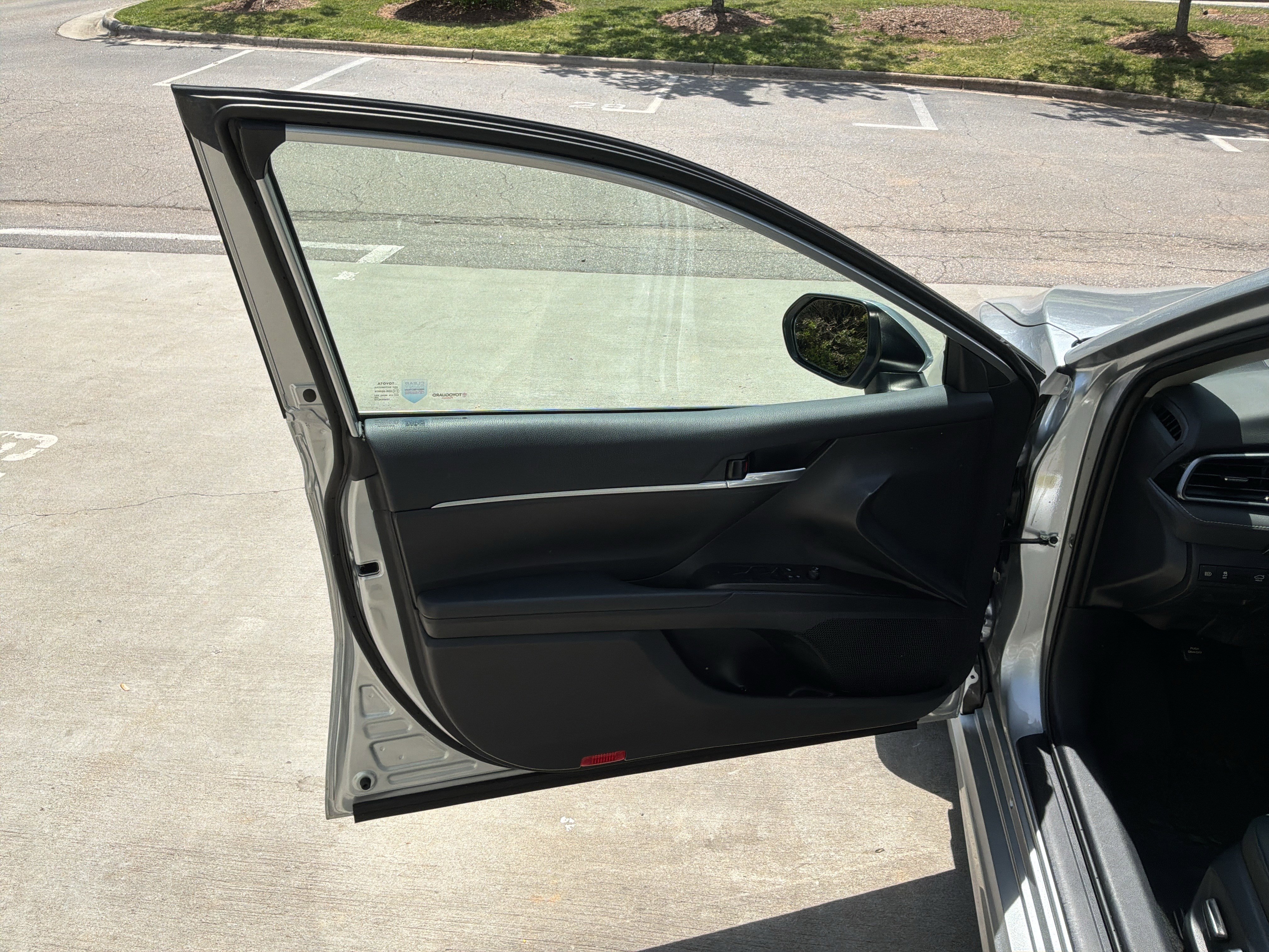 Used 2023 Toyota Camry SE w/ Convenience Package image 14