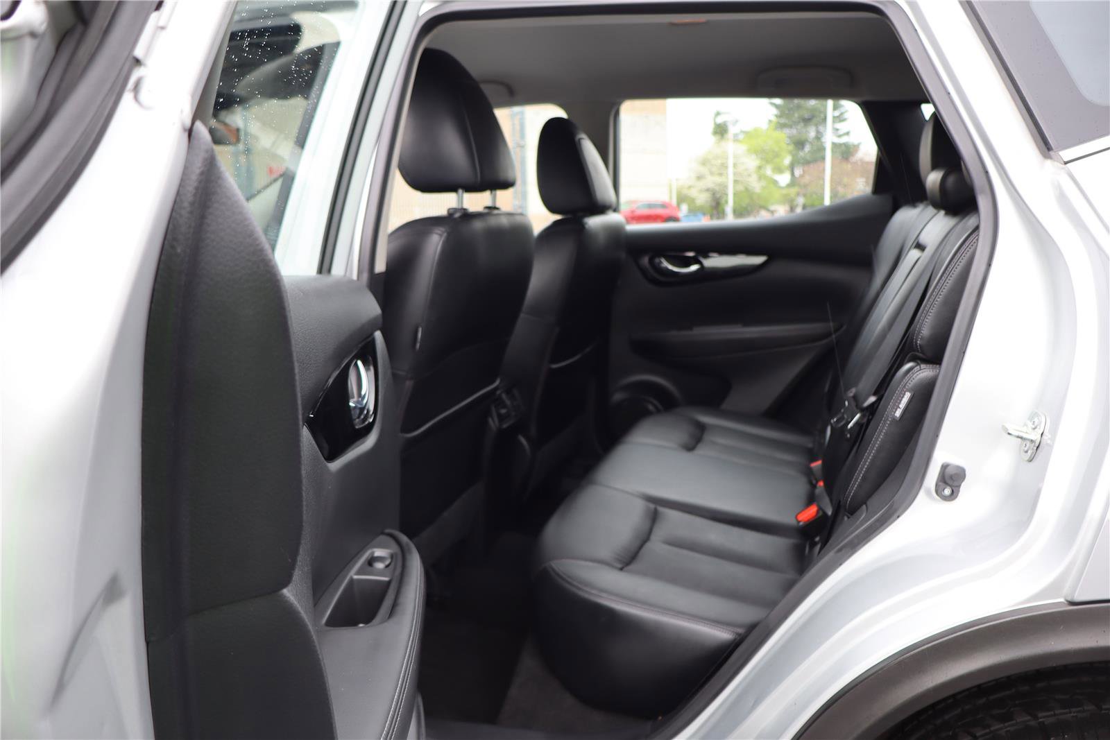 Used 2021 Nissan Rogue Sport SL AWD/4WD image 24