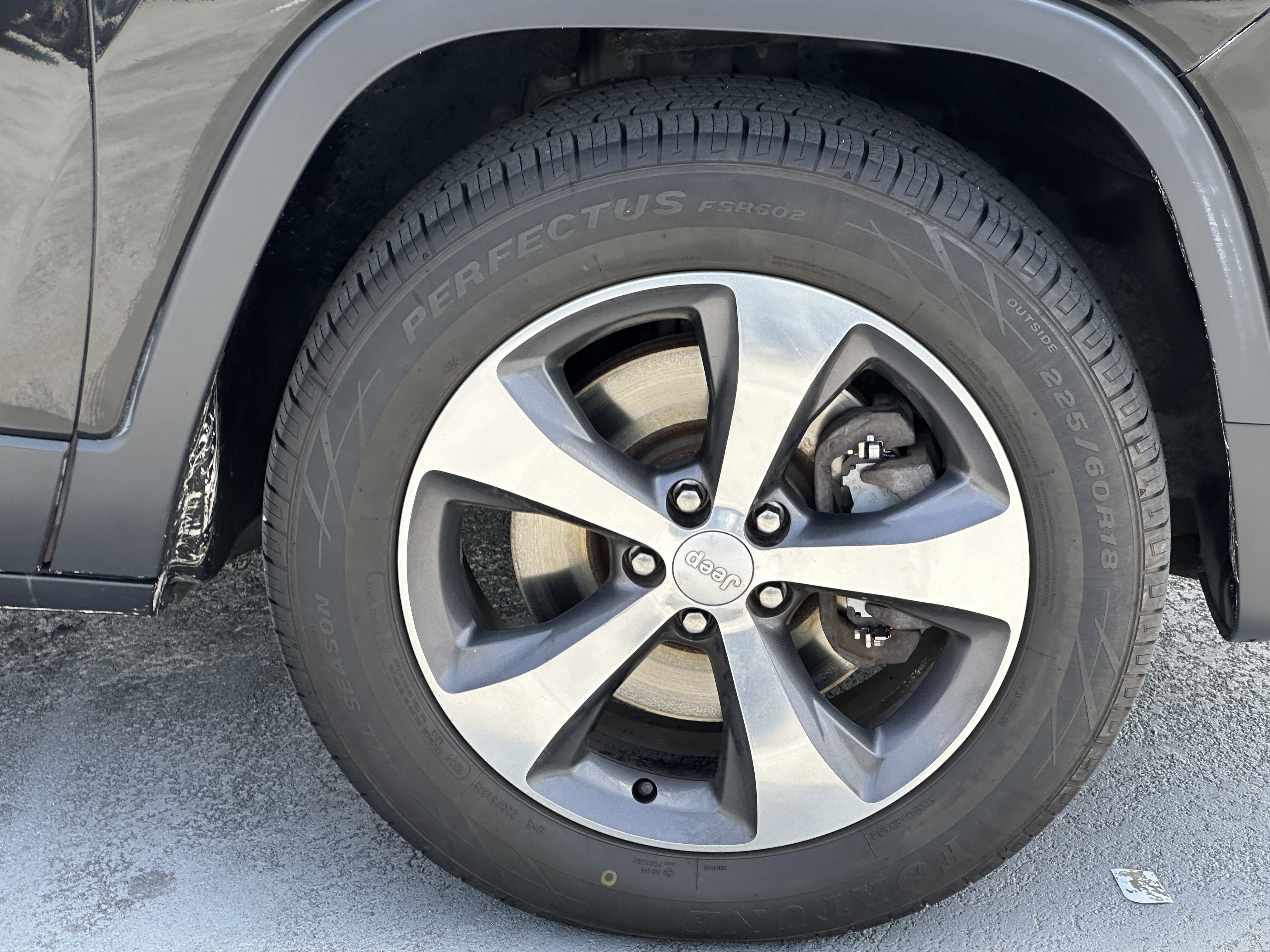 Used 2019 Jeep Cherokee Limited AWD/4WD image 15