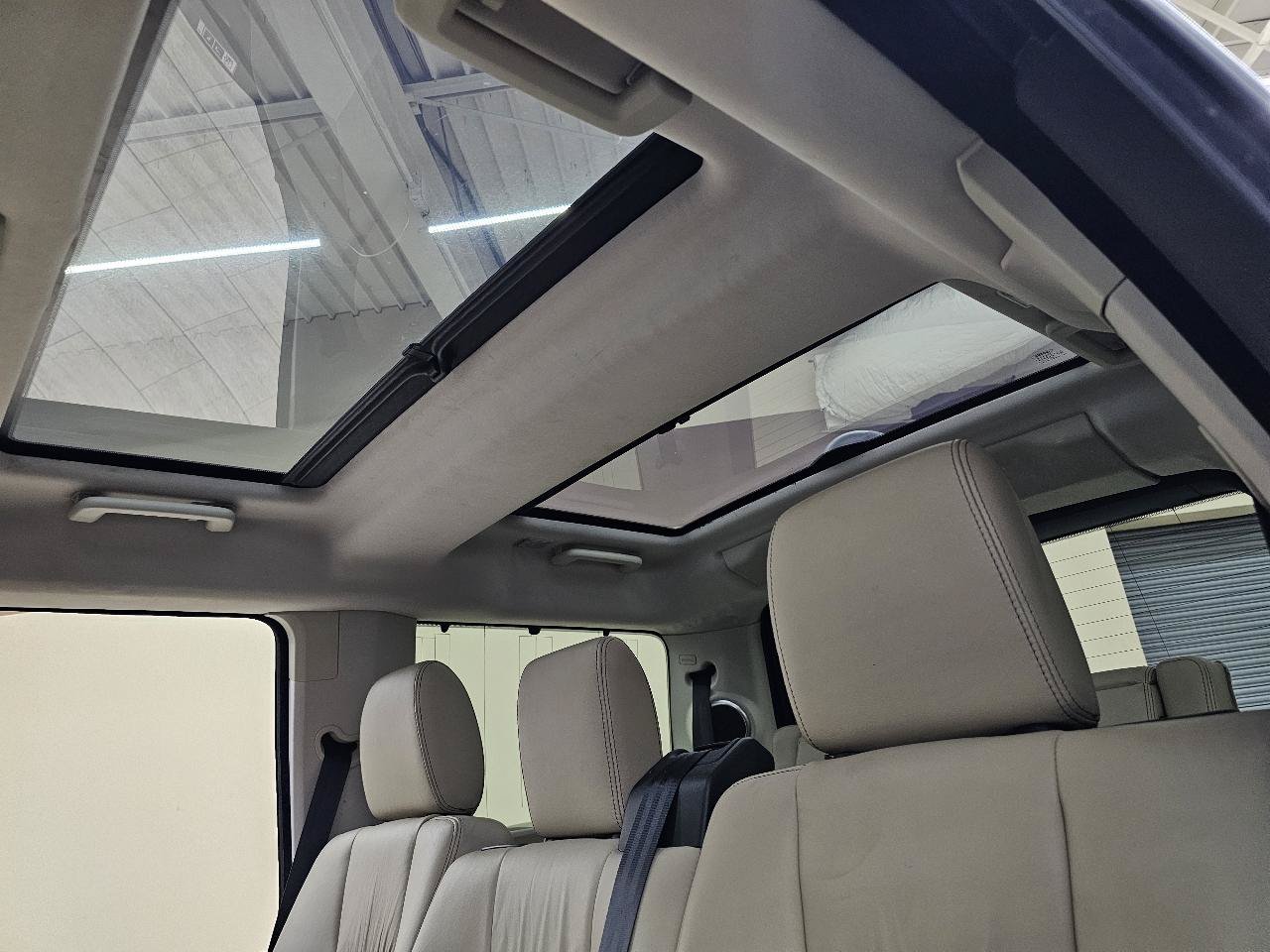 Used 2016 Land Rover LR4 HSE LUX AWD/4WD image 42