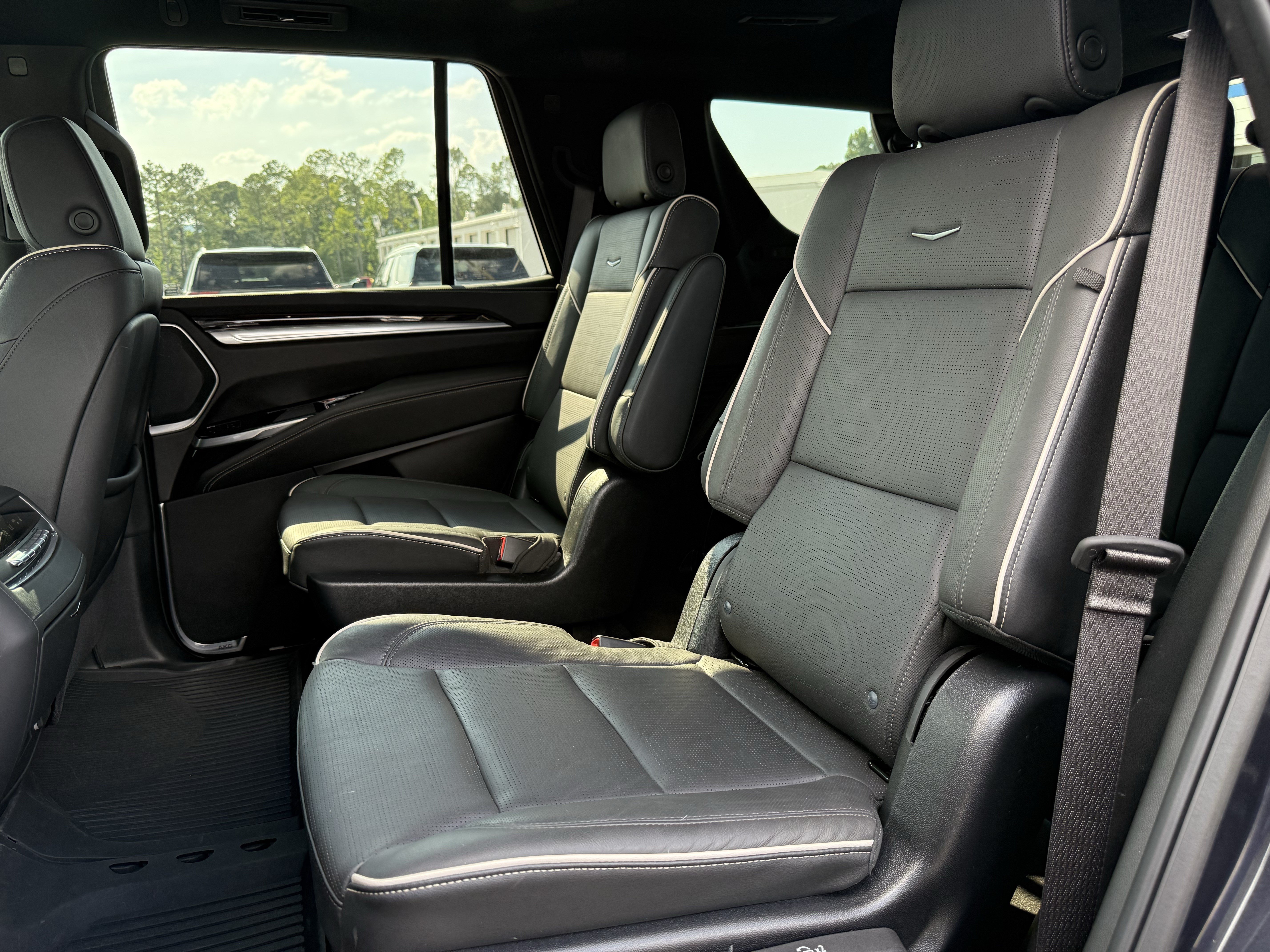 Used 2025 Cadillac Escalade Premium Luxury w/ Touring Package AWD/4WD image 34