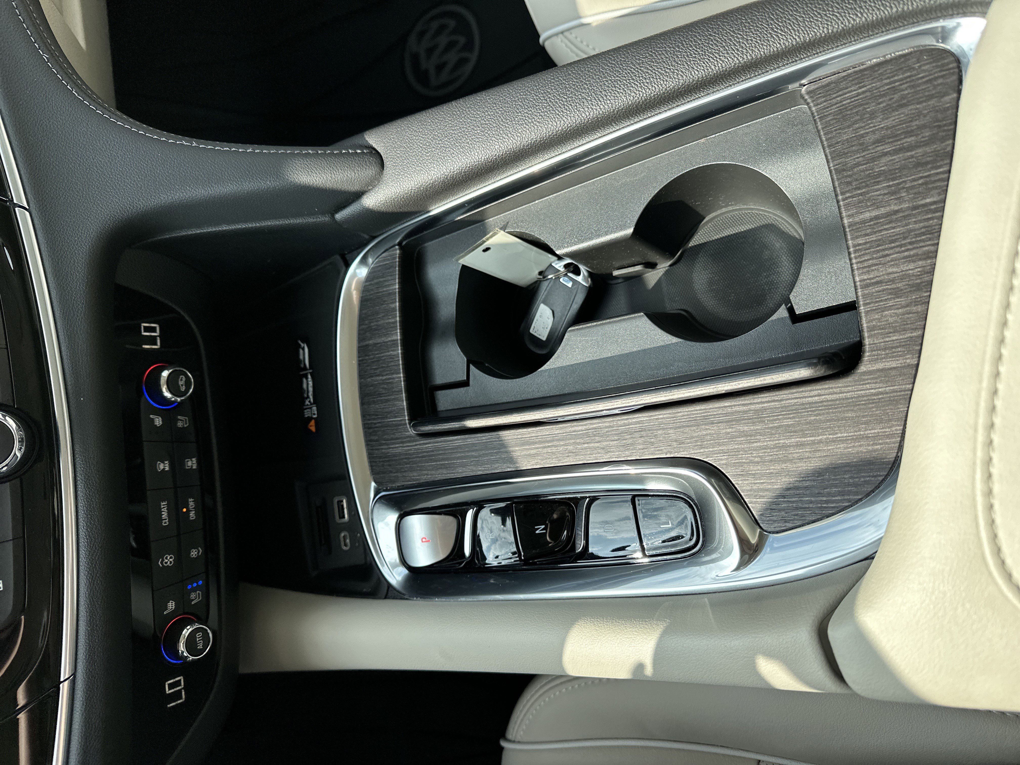 Used 2022 Buick Enclave Avenir w/ Avenir Technology Package image 24