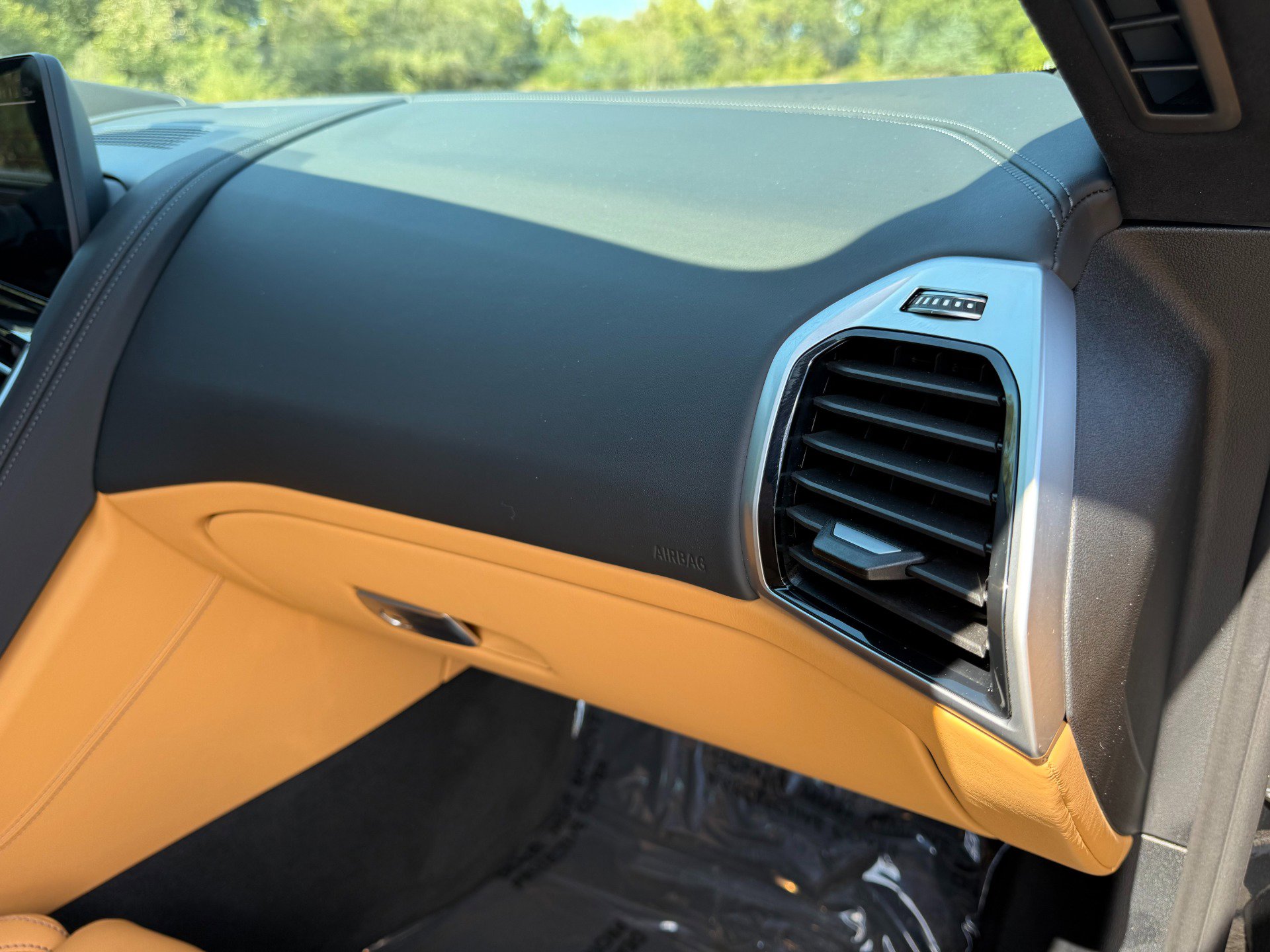 Used 2025 BMW M8 Competition image 18