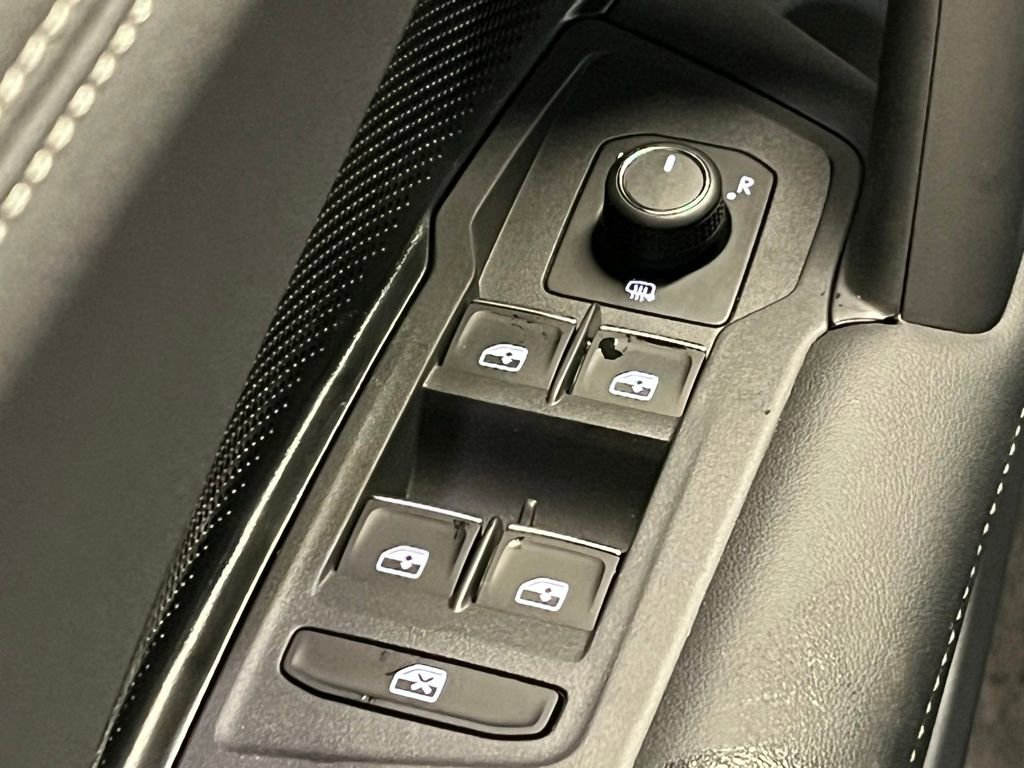 New 2026 Volkswagen Tiguan SE R-Line FWD image 19