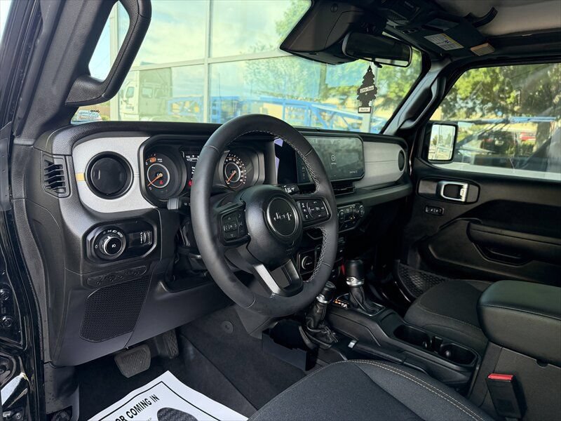 Used 2026 Jeep Wrangler Unlimited Sport AWD/4WD image 9