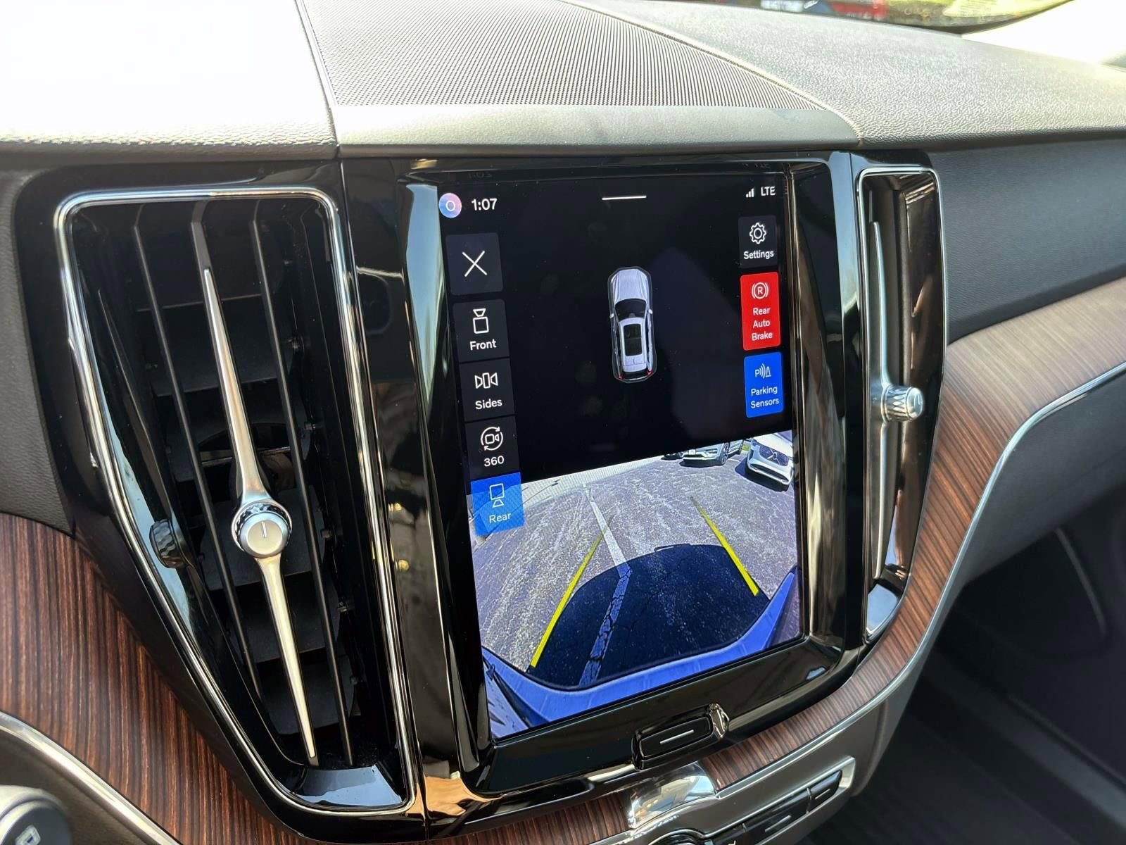 Used 2023 Volvo XC60 B5 Plus w/ Climate Package image 20