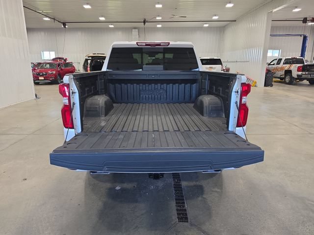 Used 2023 Chevrolet Silverado 1500 High Country w/ Technology Package AWD/4WD image 28