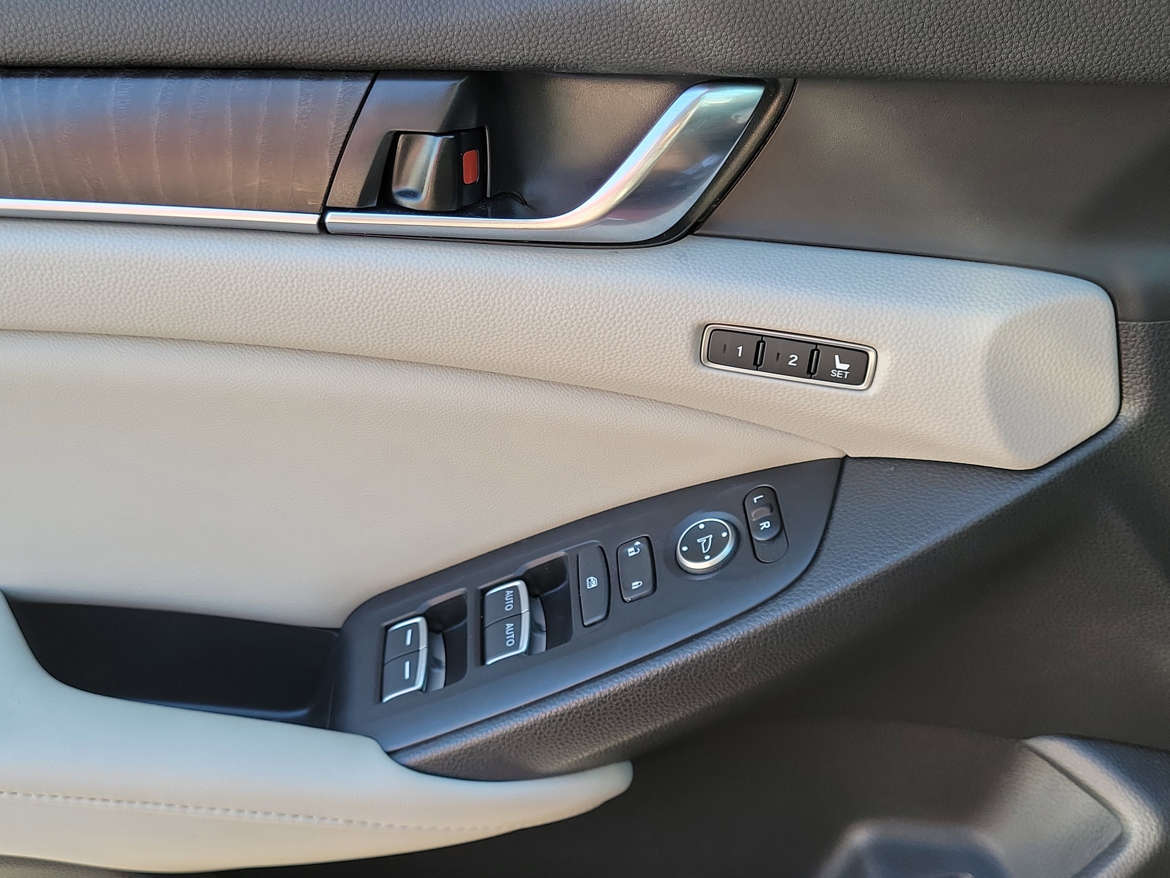 Used 2022 Honda Accord Touring image 27