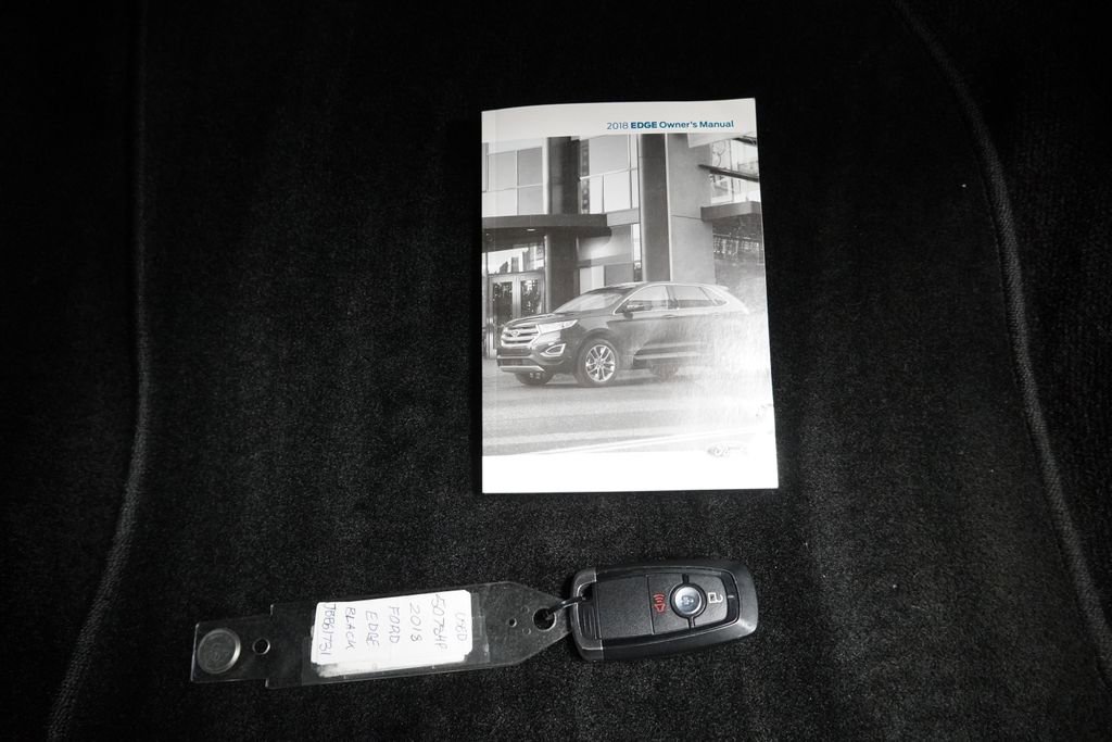 Used 2018 Ford Edge SE image 15