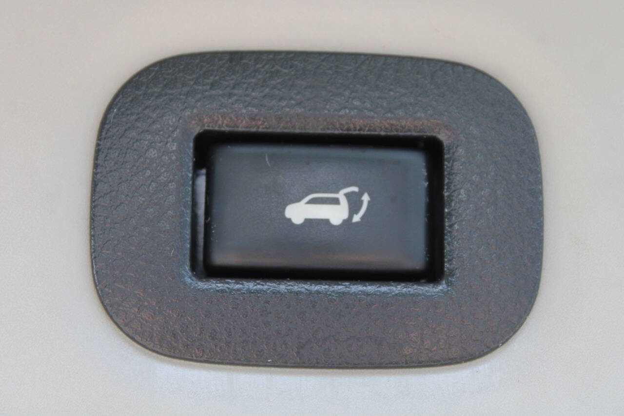 Used 2019 Nissan Rogue SV image 17