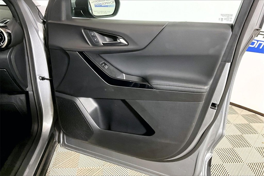 Used 2025 Chevrolet Equinox LT image 19