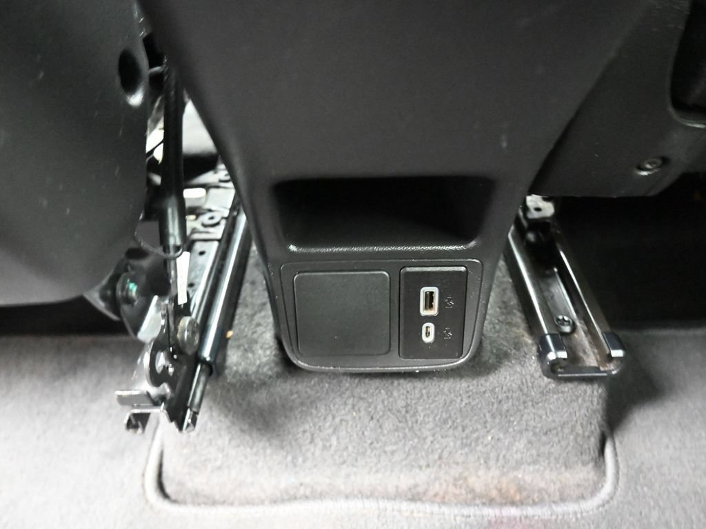 Used 2021 Buick Encore GX Select w/ Sport Touring Package FWD image 32