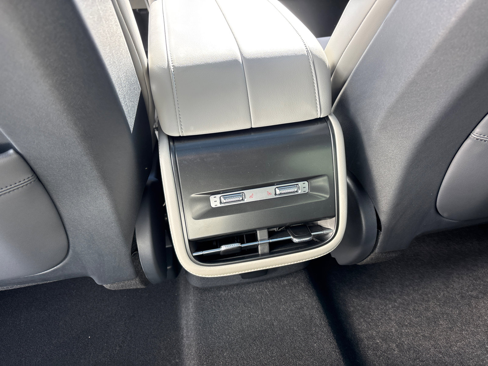 New 2026 Lincoln Nautilus Premier w/ Equipment Group 102A image 34